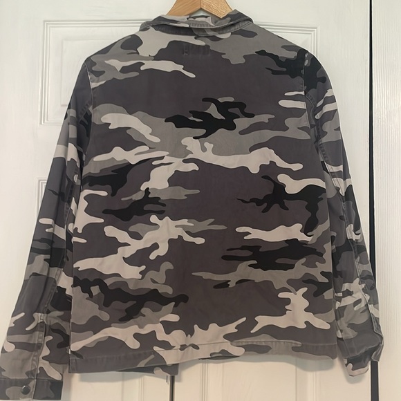 Arizona Jean Co unisex camo gray jacket. Size small. Brand new with tags - Picture 6 of 6